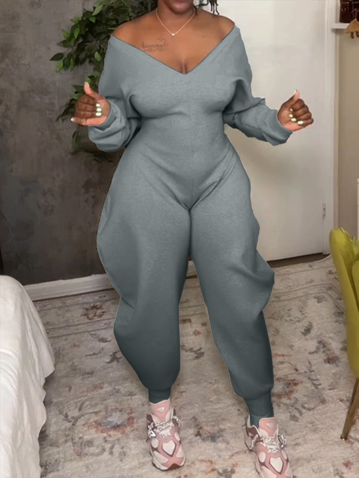 V-Neck Sexy Slim Long-Sleeved Jumpsuit