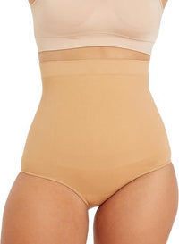 Nude Brief